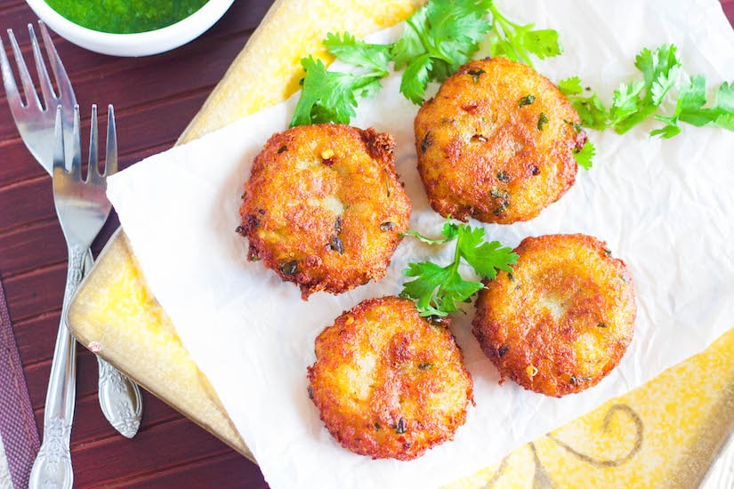 Crispy Aloo Tikkis | Potato Tikkis with Green Chutney