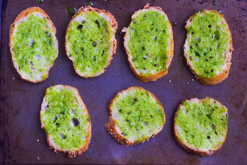 bruschetta with garlic crisp step1