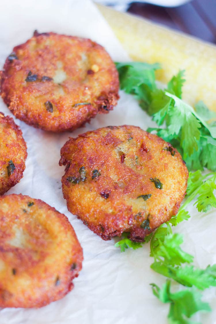 Crispy Aloo Tikkis | Potato Tikkis with Green Chutney