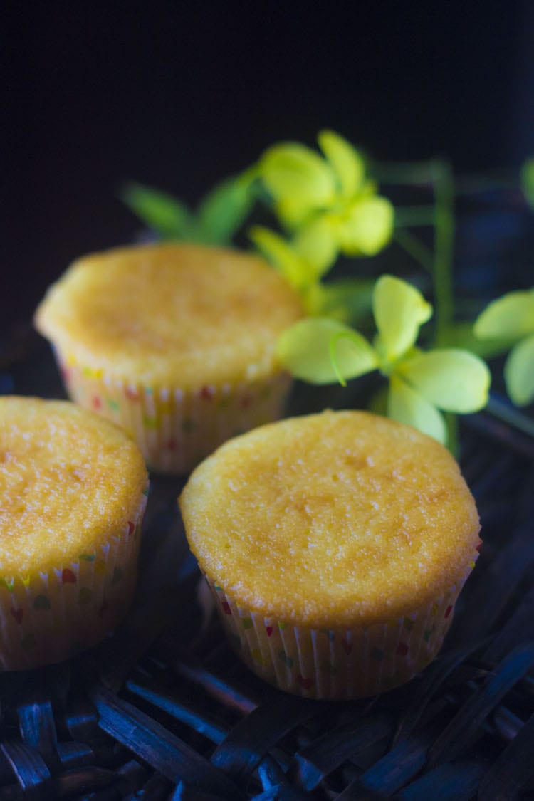 pineapple cupcakes, pineapple cupcake recipe, real fruit cupcakes, moist cupcakes, moist cupcake recipes