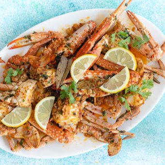 Crab with Spicy Garlic Butter Sauce
