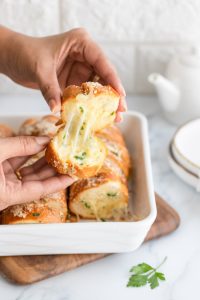 Cheesy Garlic Pull-apart Bread Recipe