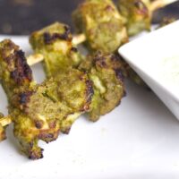 chicken kabab, kebab, kabab recipe, indian chicken recipes, hara bhara kabab, cilantro chicken, chobani, recipes with chobani, recipes with greek yogurt